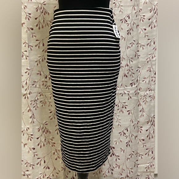 Old Navy Dresses & Skirts - Old Navy - Women’s Pencil Skirt (NWT)